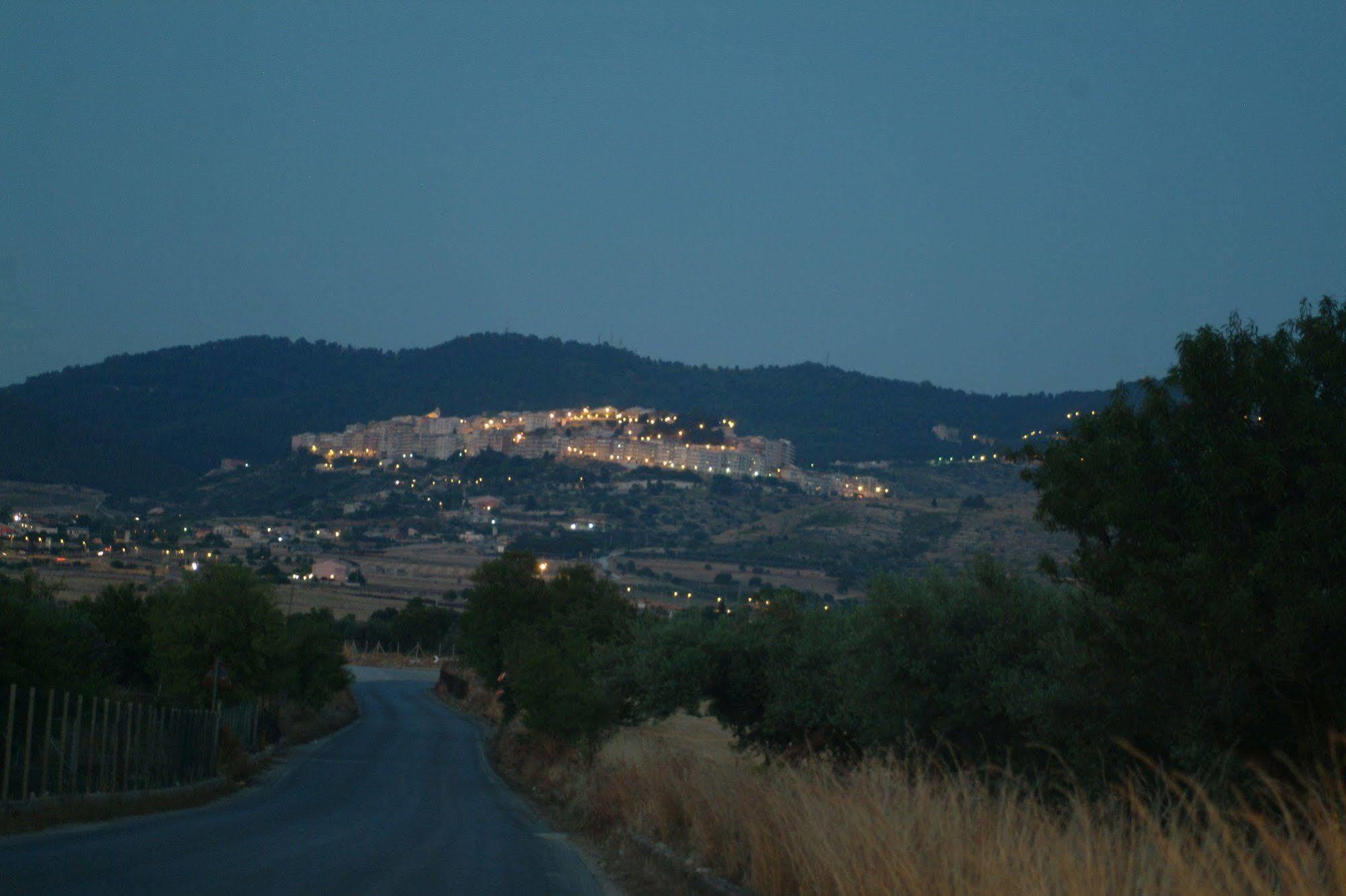 Terre Iblee Resort Chiaramonte Gulfi Buitenkant foto